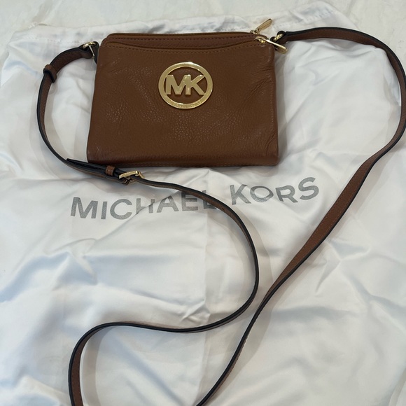 Michael Kors cross body - Picture 1 of 3